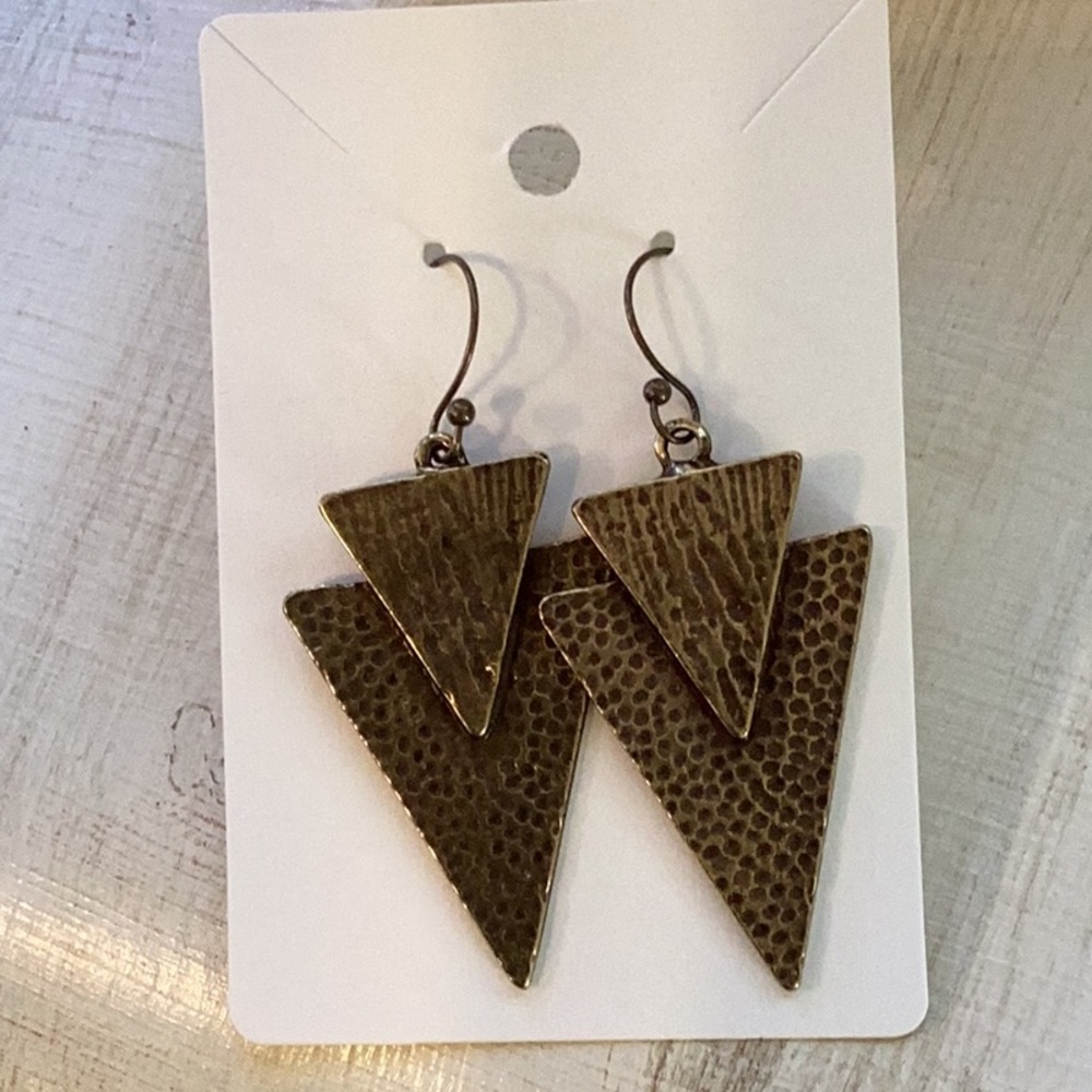 Textured Triangles - Picture 4 of 4